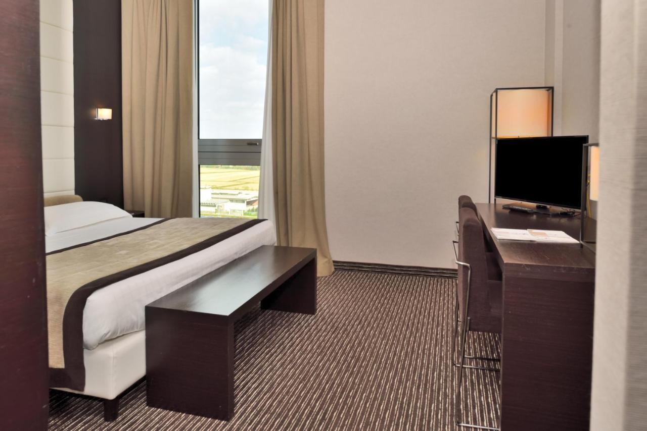 H2C Hotel Milanofiori Assago Buitenkant foto