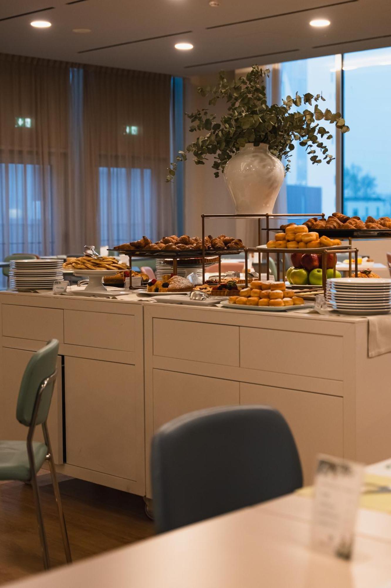 H2C Hotel Milanofiori Assago Buitenkant foto